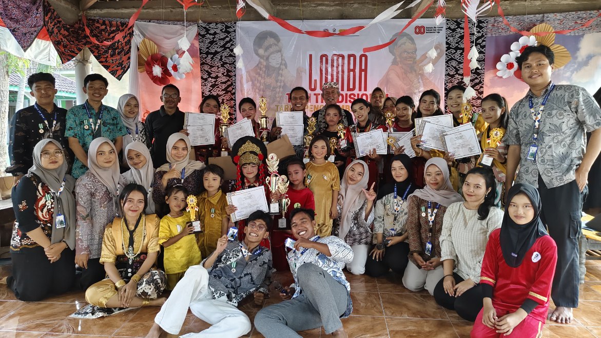 KKN 48 UIN SSC Gelar Lomba Tari Topeng dan Launching Digitalisasi Wisata