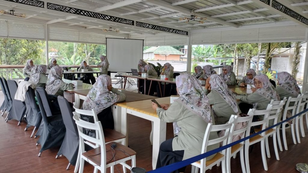 Rapat Evaluasi dan Program Kerja Dharma Wanita Persatuan UIN Siber Cirebon Sukses Digelar di Jagara Eco Park