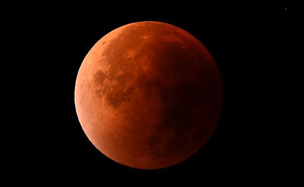 Blood Moon Hiasi Langit 14 Ramadan, Ini Panduan Salat Gerhana Bulan Total 3 Maret 2026