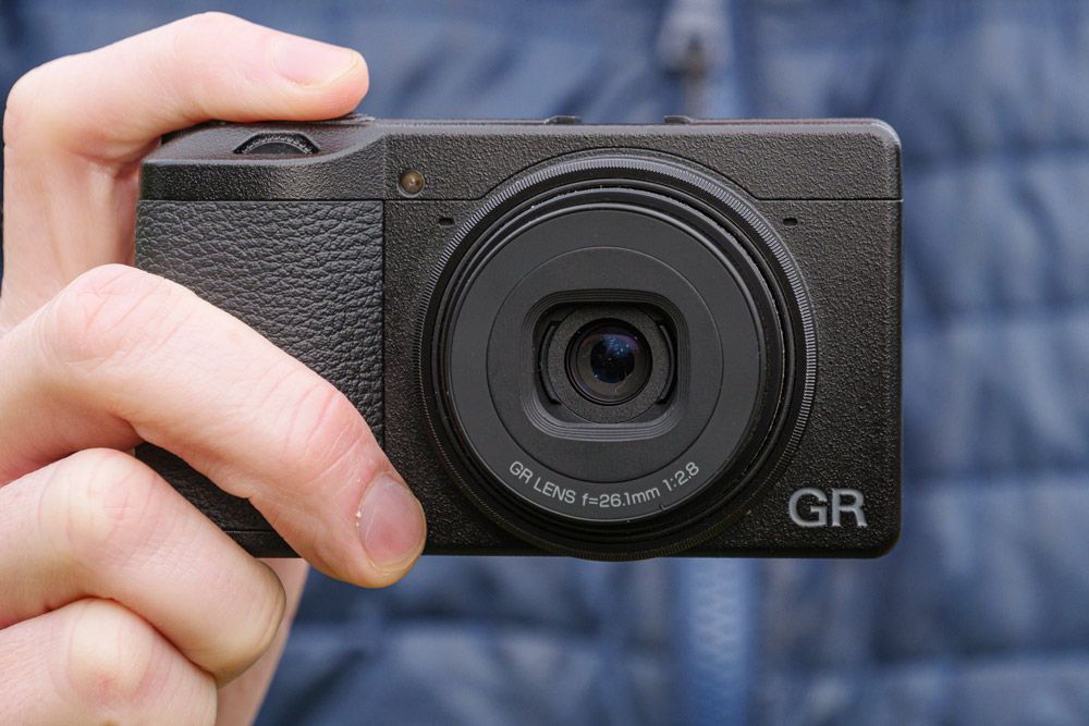 Review Ricoh GR IV, Kamera Saku Terbaik untuk Street Photography