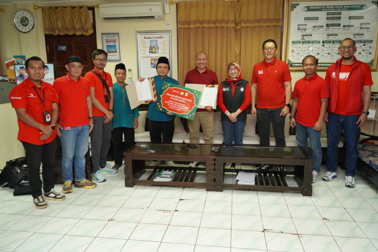 Telkomsel Buka Posko Layanan SIAGA di Masjid Raya At-Taqwa Cirebon