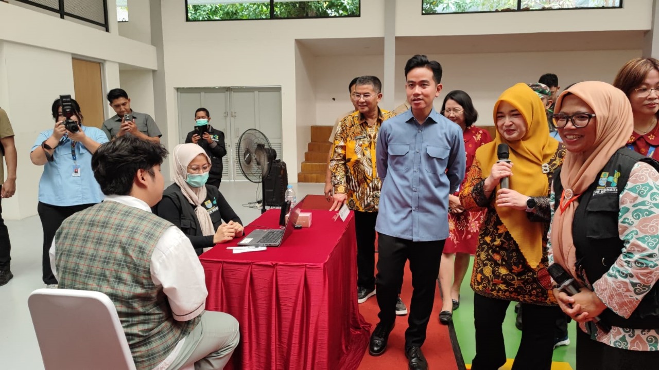 Dampingi Wapres Gibran ke Cirebon, Wagub Berharap Jabar Lebih Diperhatikan dan Titip Pemekaran Cirebon Timur