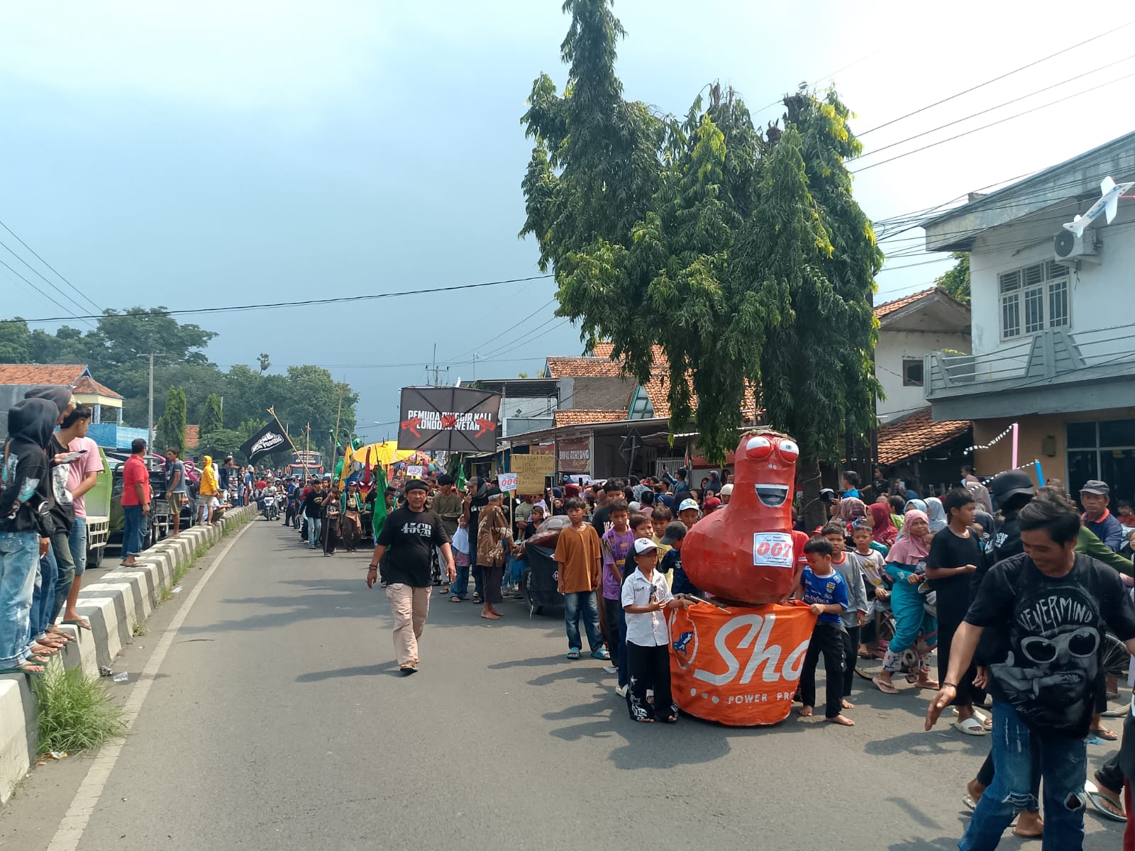 Sedekah Bumi dan Nadran Pesta Laut Meriahkan Desa Kalisapu Kabupaten Cirebon