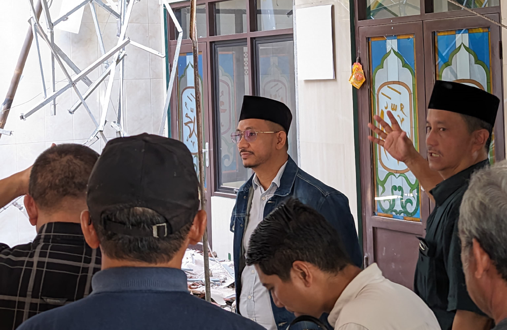 Bakal Calon Walikota Dani Mardani Kunjungi Masjid Assalam RW 19 Larangan Timur yang Roboh