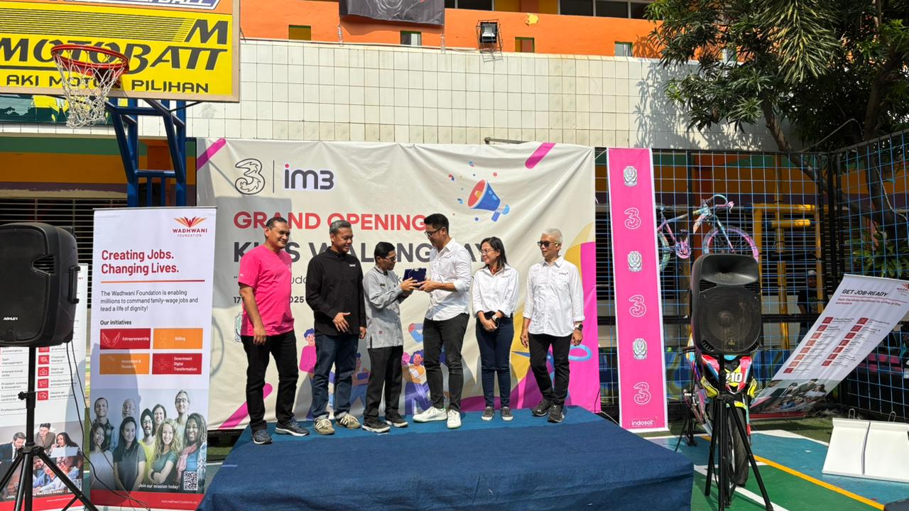 Kolaborasi Indosat dan SMK Walang Jaya Lahirkan Model Pembelajaran Berbasis Praktik Lewat Inisiatif Kios 