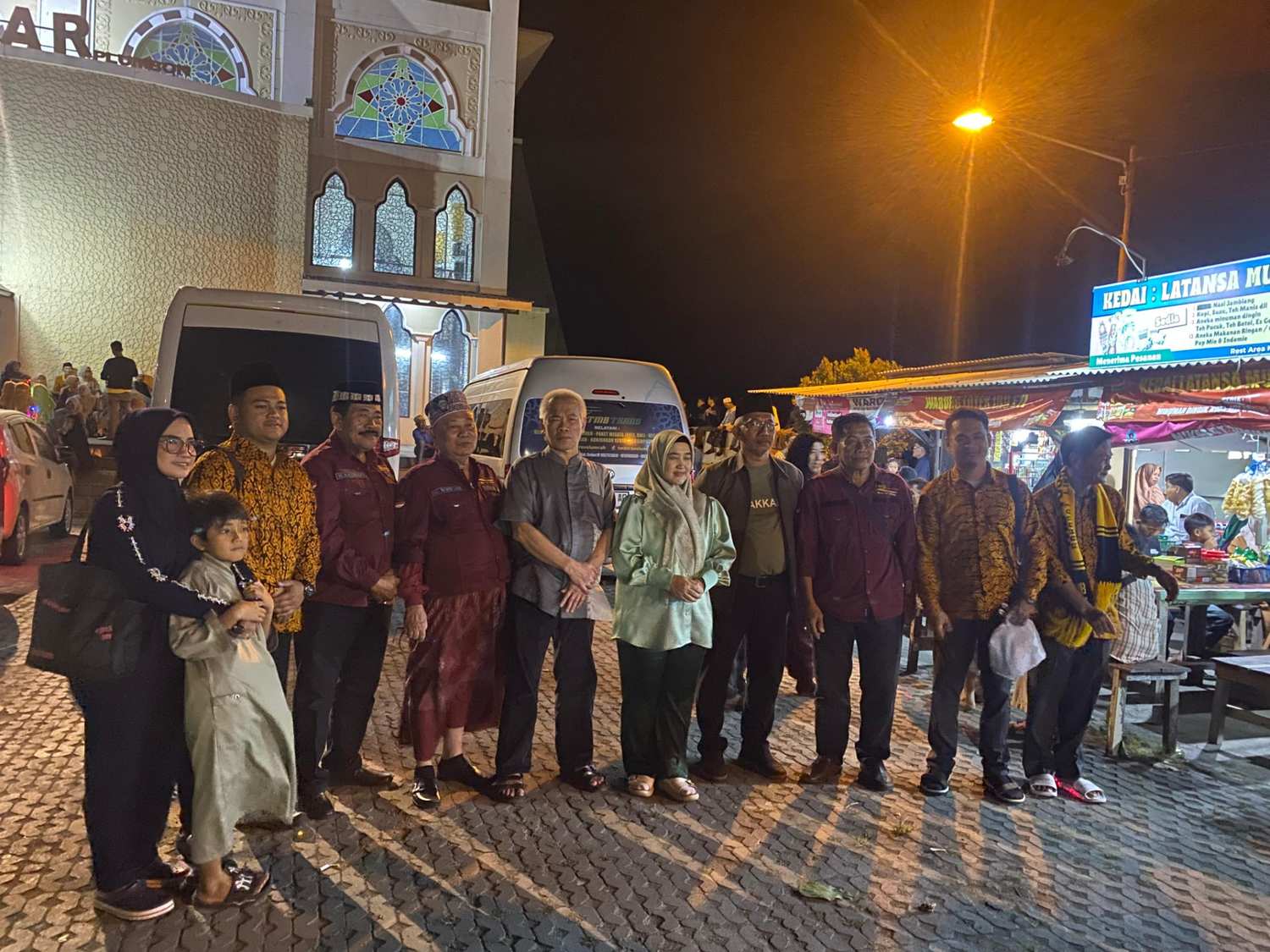 Wawali Berangkatkan Empat Jamaah Umrah