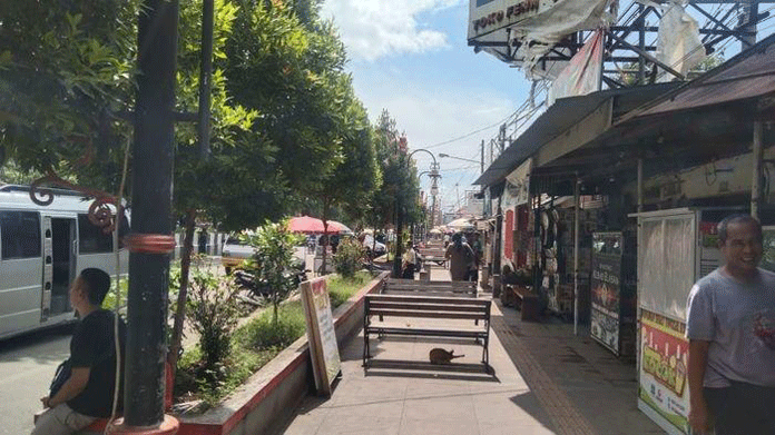 Pedestrian Pasar Kadipaten Memprihatinkan, Dibangun Tahun 2019, Kursinya Sudah Lapuk