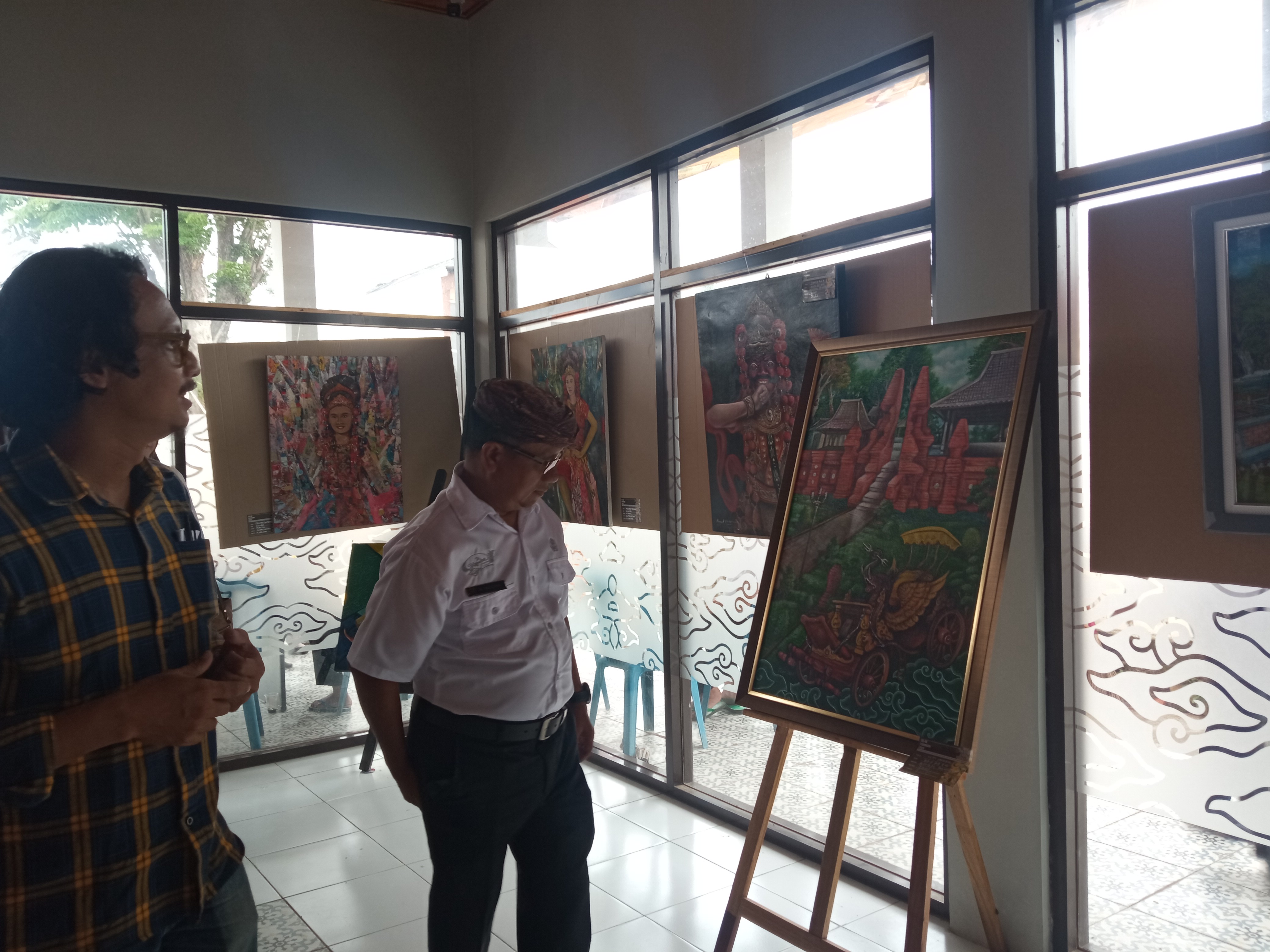 Puluhan Seniman Gelar Pameran Lukisan di Ruang Kreasi Kabupaten Cirebon
