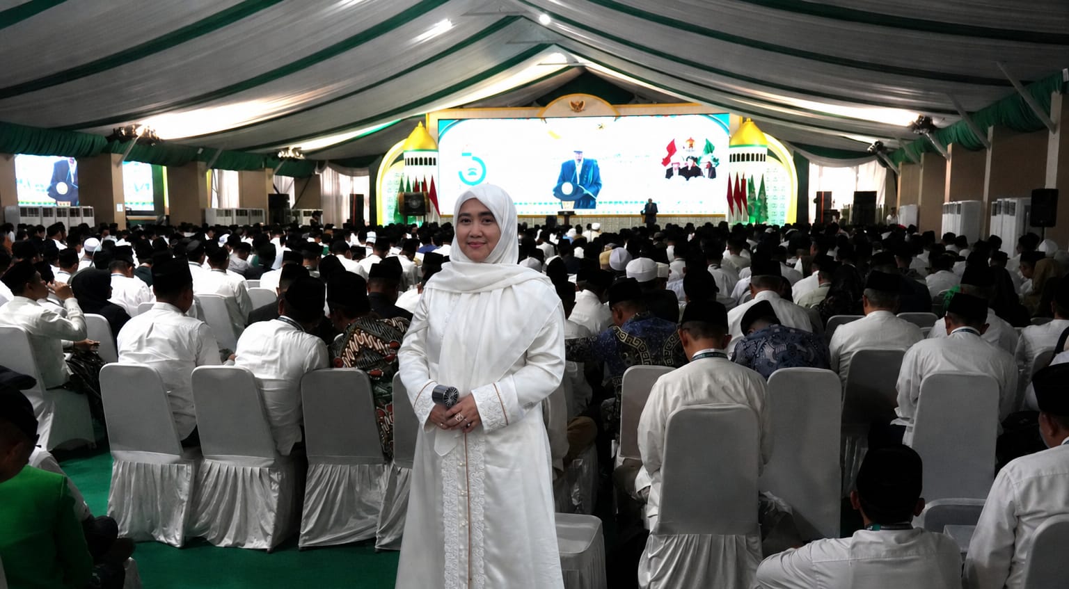 Siti Farida Hadiri Muktamar ke-35 NU