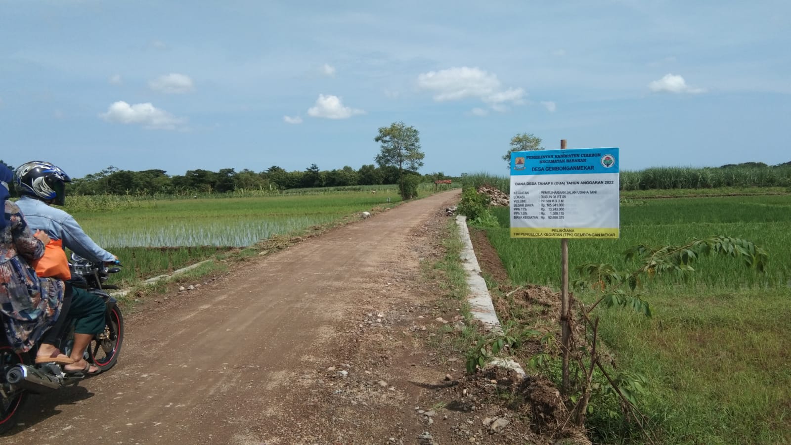 Permudah Petani Angkut Hasil Pertanian, Pemdes Gembongan Mekar Benahi JUT