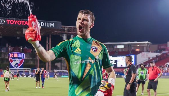 Ajax Kena Tipu? Ini Fakta Tentang Proses Transfer Marteen Paes