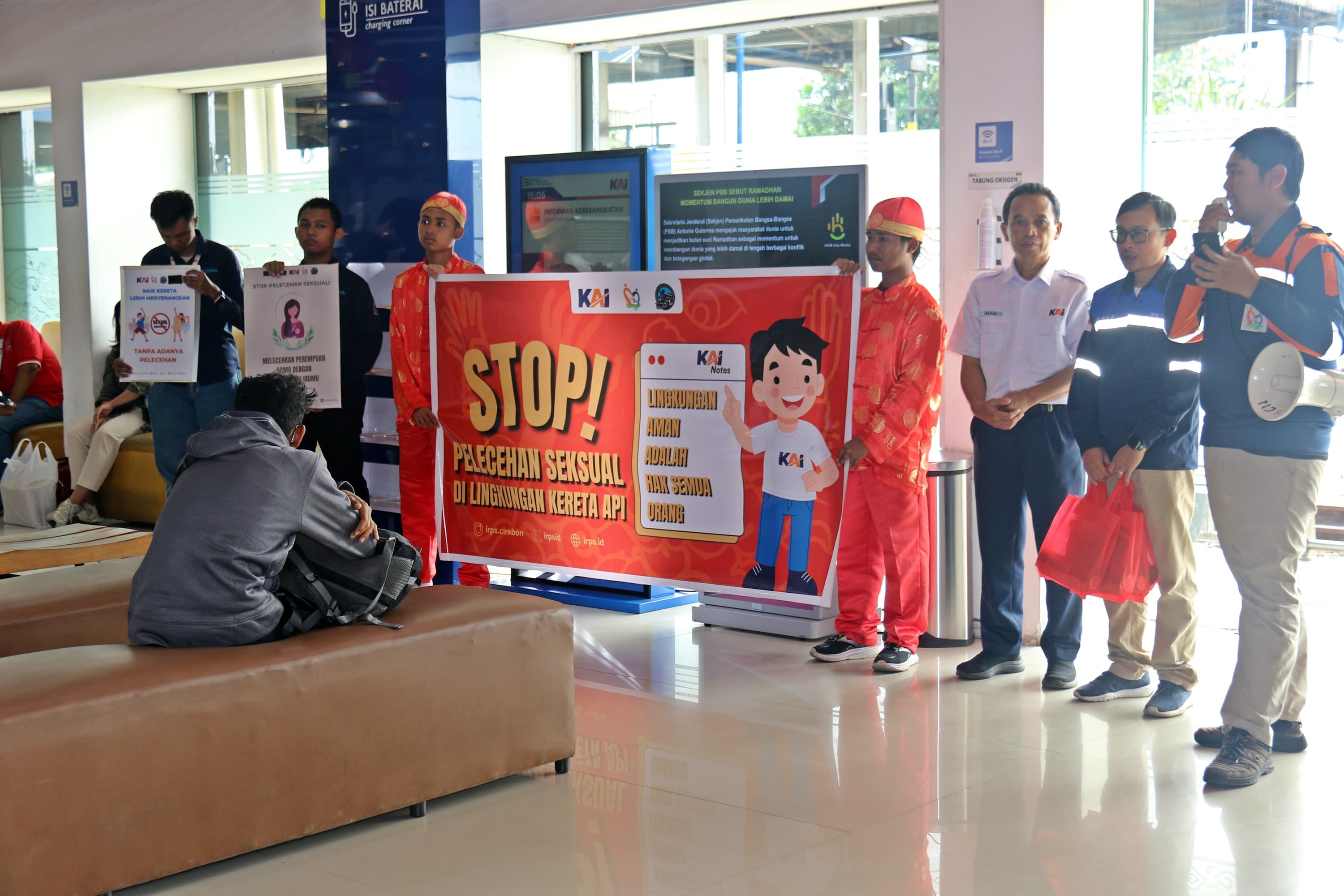 Kampanye Keselamatan dan Anti Pelecehan Digelar Daop 3 Cirebon secara Serentak