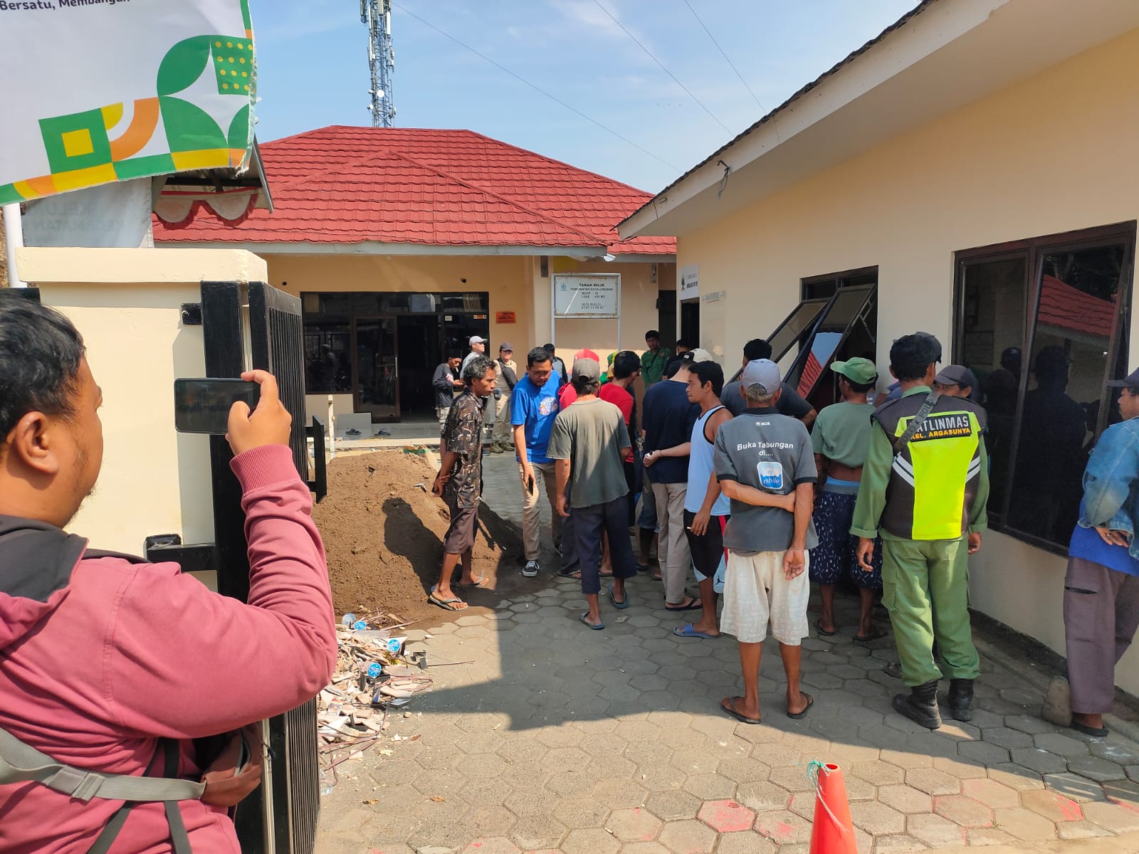 Umur Program Alih Profesi Penggali Pasir Galian C Argasunya dari Pemkot Cirebon Selalu Pendek