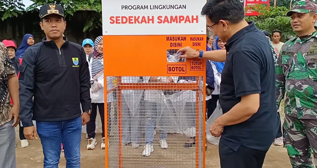 Warga Kesenden Gelar Aksi Bersih Lingkungan dan Sedekah Sampah Peringati Hari Jadi Kota Cirebon ke-598