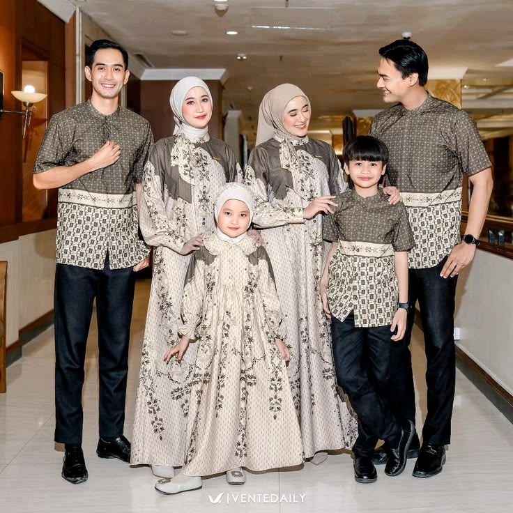Tren Baju Lebaran Keluarga 2026: Rekomendasi Sarimbit Silk yang Mewah