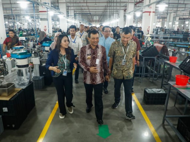 Dunia Usaha Bergeliat, Pertumbuhan Ekonomi Jateng Tembus 5,28 Persen