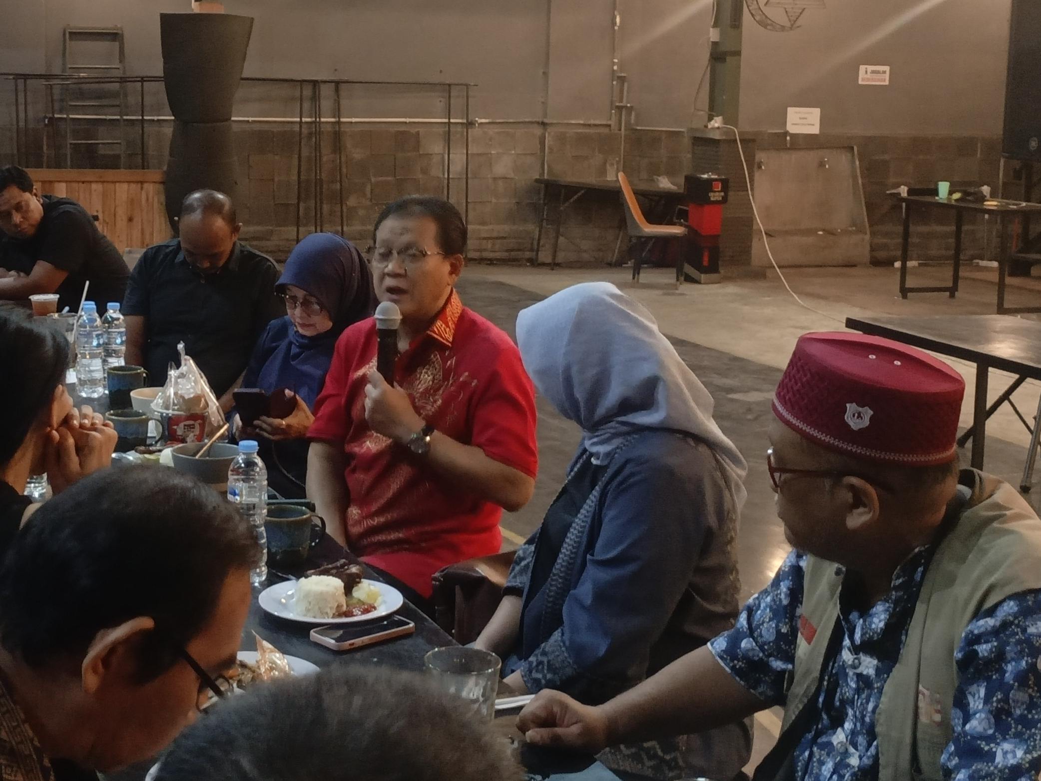 Pedagang Kota Cirebon Curhat ke Rokhmin, Keluhkan Omzet Turun, Minta Pemerintah Terapkan Kebijakan yang Tepat