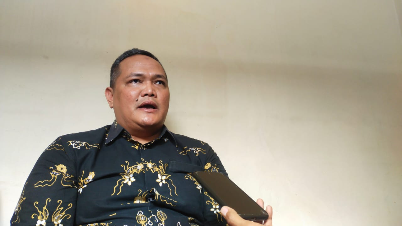 Izin Usaha Versus Cafe and Resto Terancam Dicabut