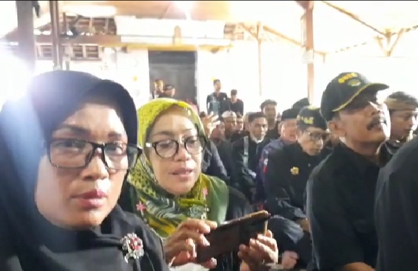 Tak Lupa Sejarah, Kuwu se-Kabupaten Cirebon Ziarahi Makam Mbah Kuwu Cirebon