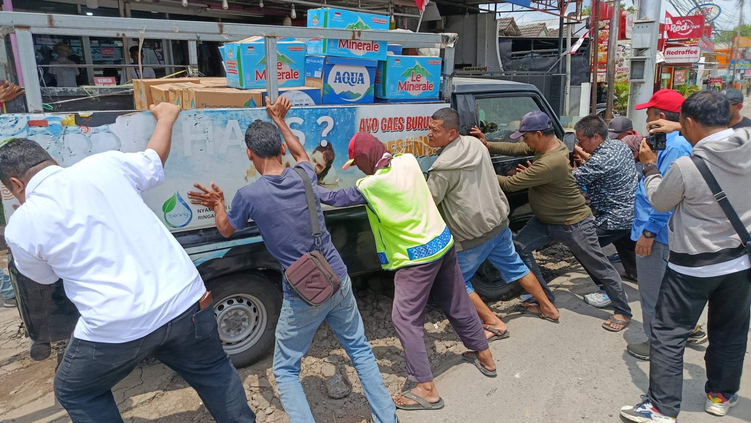 Mobil 3 Ton Keatas Dilarang Masuk Ciremai Raya, Akibatkan Jalan Bergelombang dan Banyak Mobil Tersangkut