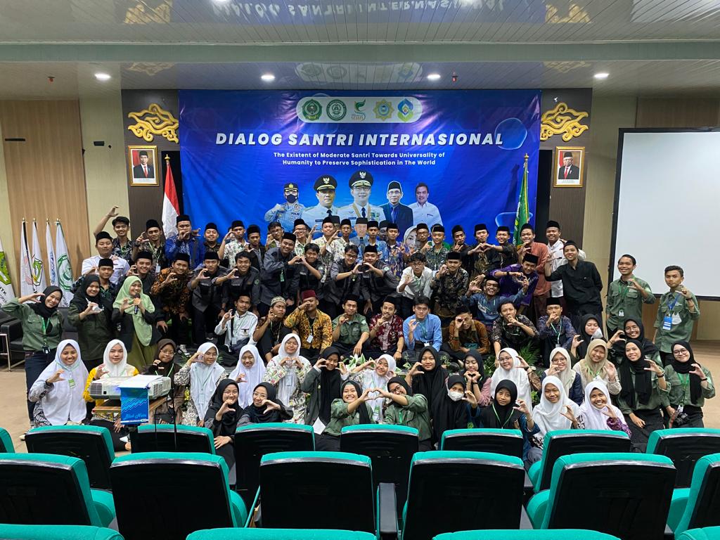 DEMA IAIN Cirebon Adakan Dialog Santri Internasional Pertama di Indonesia