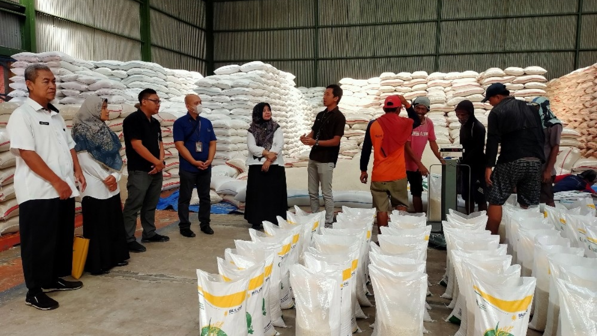 Stok Beras di Gudang Bulog Cirebon Capai 72.000 Ton, Cukup hingga Akhir Tahun 2026