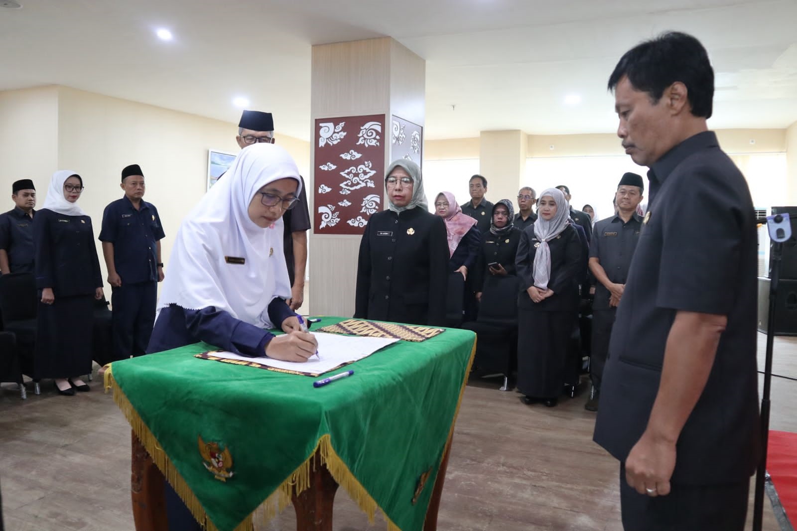 Walikota Cirebon Lantik Pengawas Sekolah, Harap Tingkatkan Standar Pendidikan