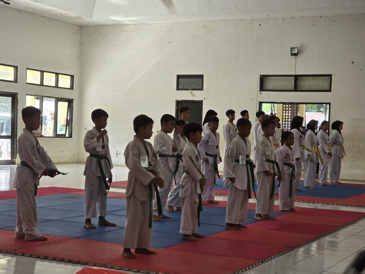 261 Taekwondoin Ikuti UKT, Master Suryana Kagumi Potensi Atlet Muda TI Kota Cirebon