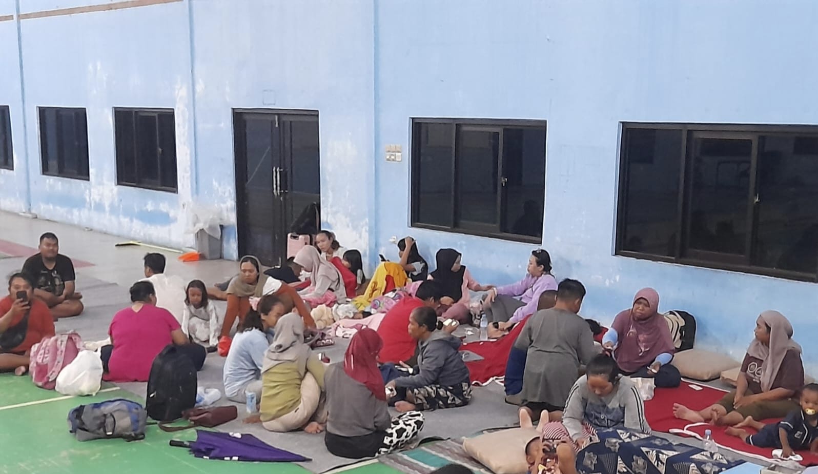 Banjir Rendam Desa Dawuan, Warga Terpaksa Mengungsi ke GOR