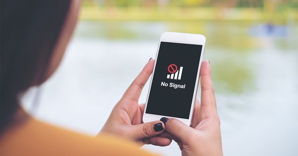 ﻿Jangan Panik! 7 Langkah Cepat Mengatasi Sinyal Smartphone yang Hilang Total