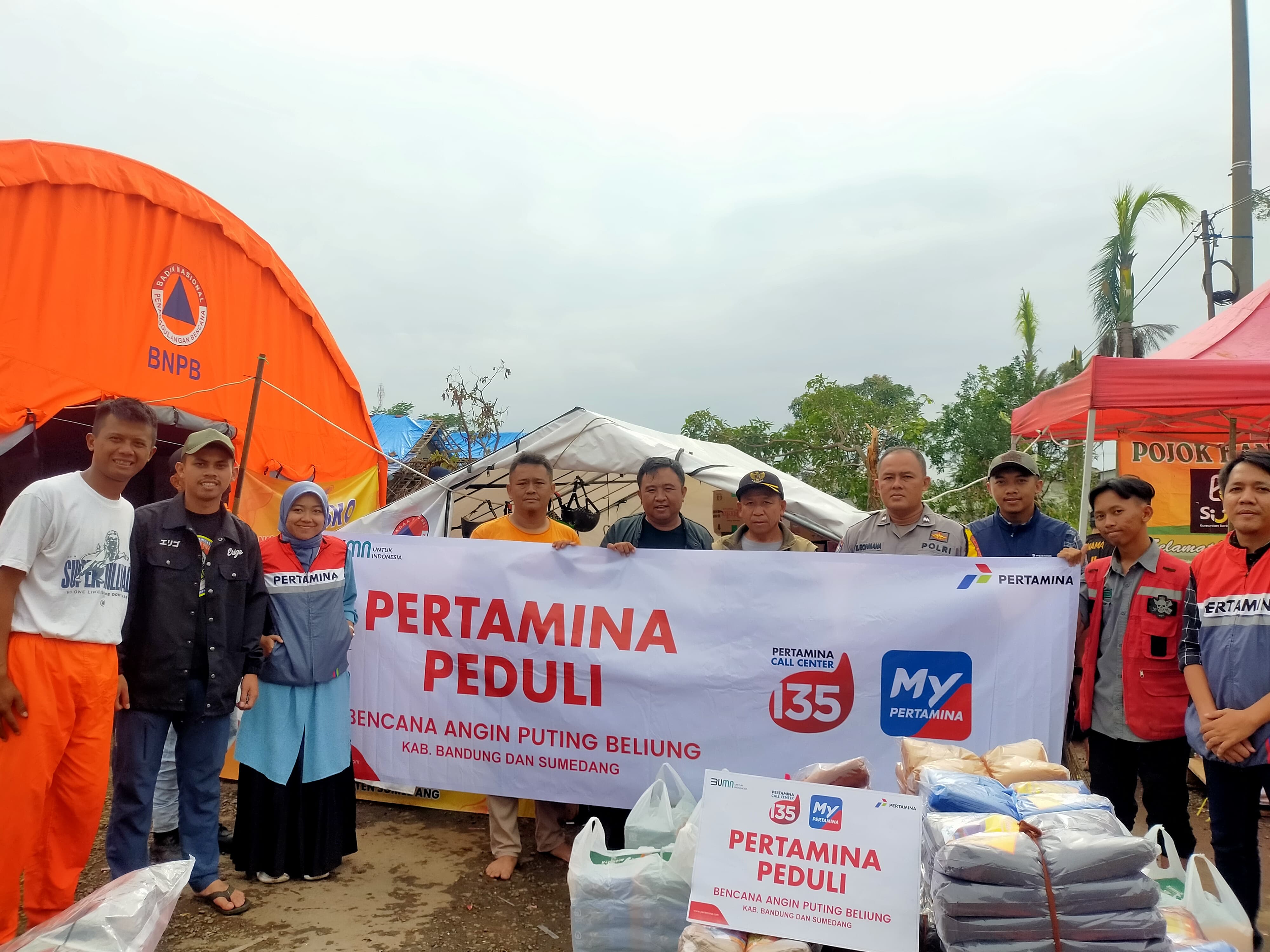 Pertamina Patra Niaga Regional JBB Salurkan Bantuan Korban Puting Beliung Sumedang