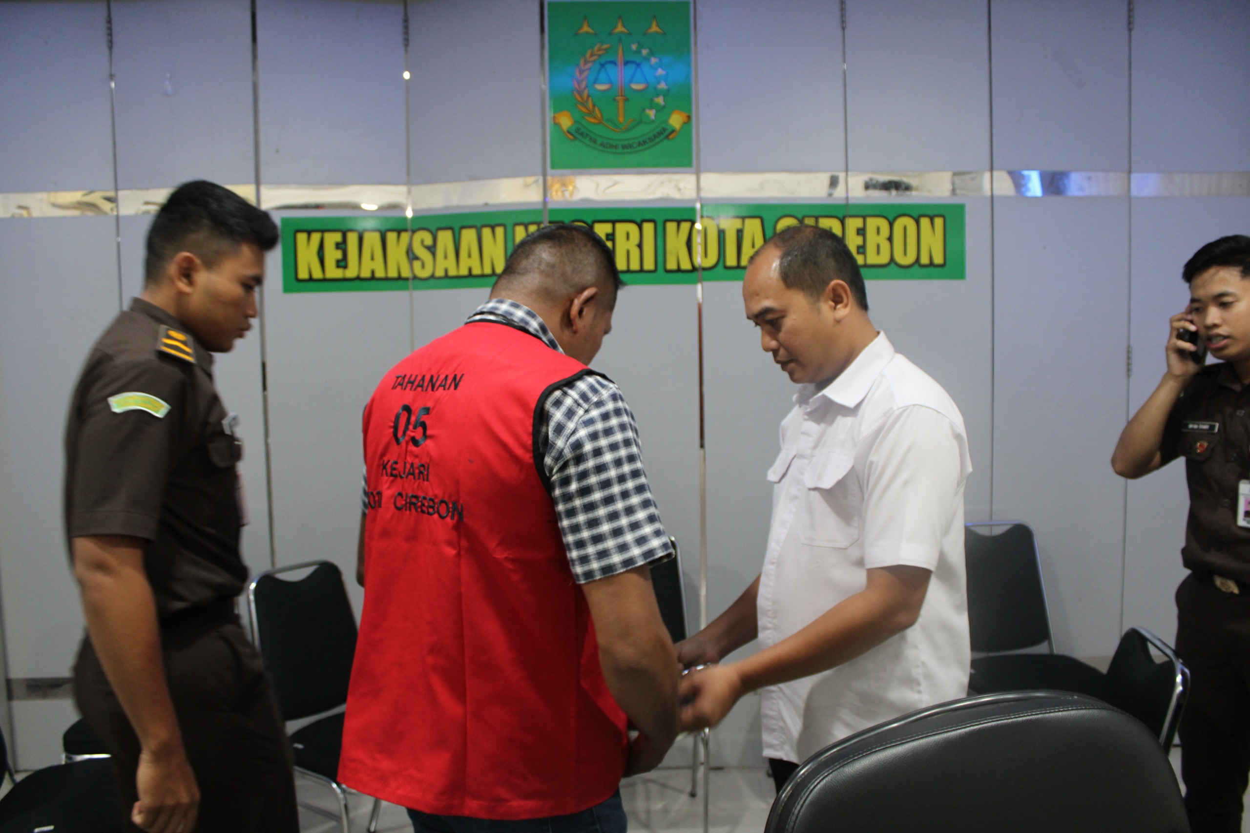 4 Tersangka Kasus PIP SMA Negeri 7 Cirebon Terungkap! 3 Tahanan Kota, 1 Ditahan di Rutan