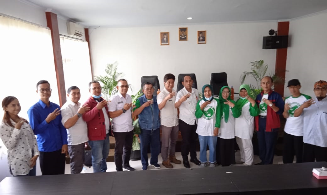 DLH-Komunitas Eco Enzyme Kuningan Jalin Kerjasama 