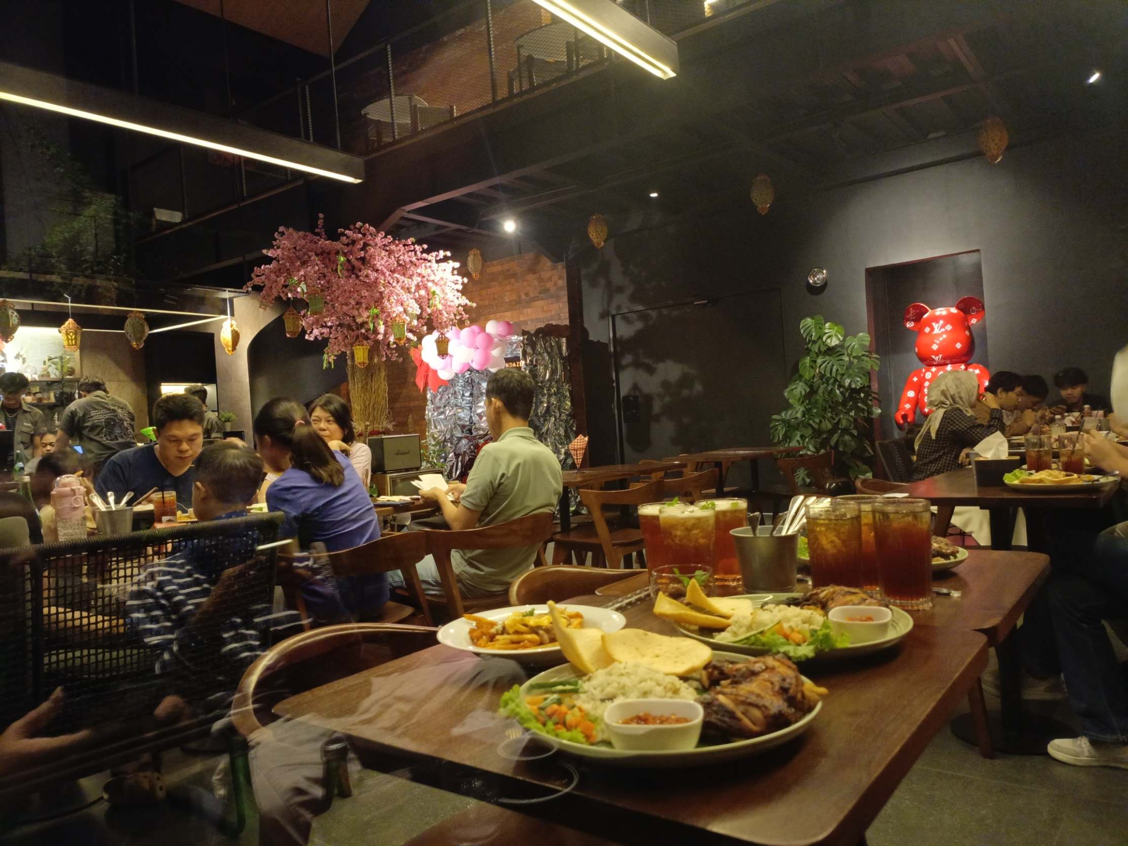 Sundaze, Spot Bukber Cozy di Kota Cirebon, Hadirkan Menu Hits Nusantara Selama Ramadhan