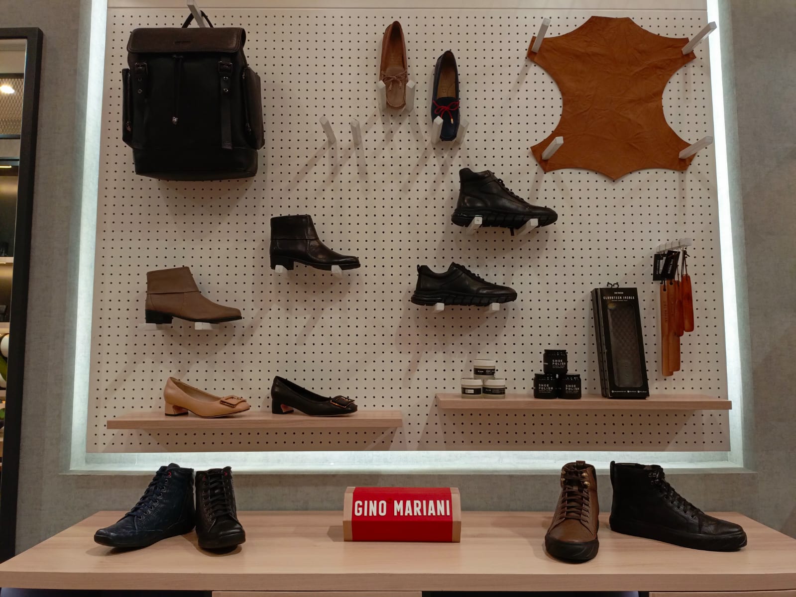 Brand Sepatu Kulit Premium Gino Mariani Buka Gerai di CSB Mall, Buka Lebih dari 11 Toko di Indonesia