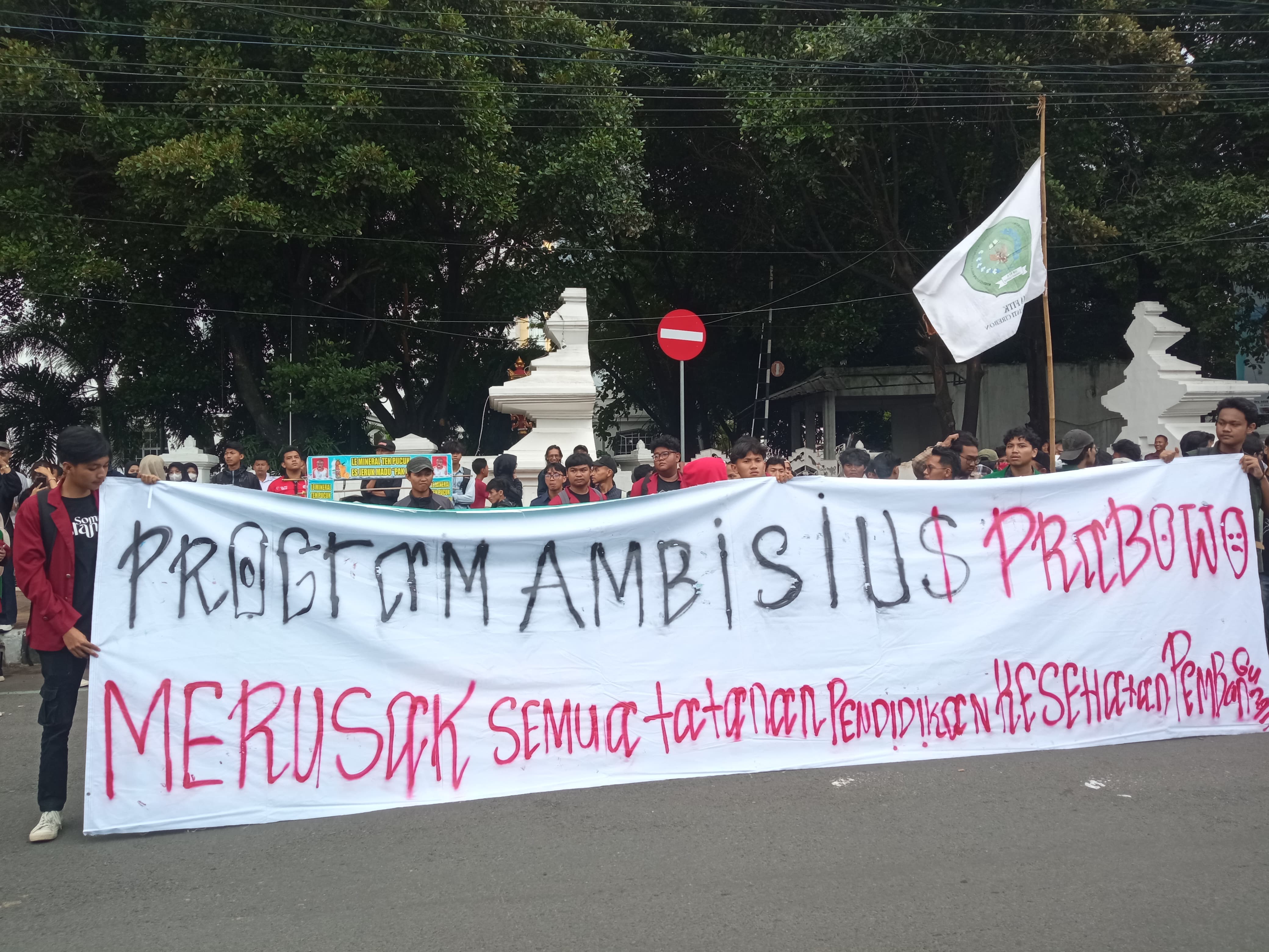 Aliansi Mahasiswa dan Masyarakat Cirebon Kritik Pendirian BPI dan Danantara