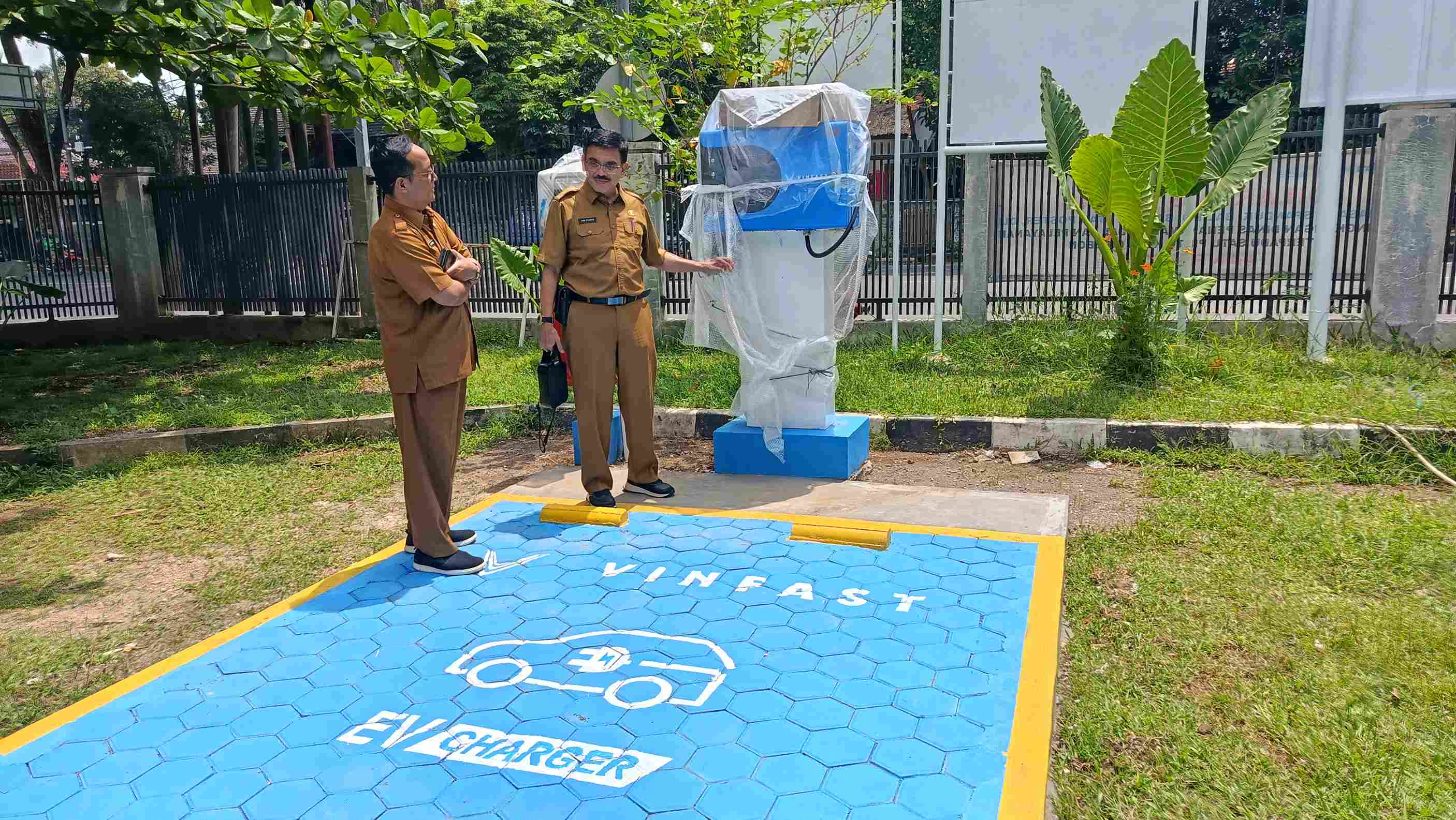 11 Titik Kantor Dinas di Kota Cirebon Dipasang Fasilitas SPKLU