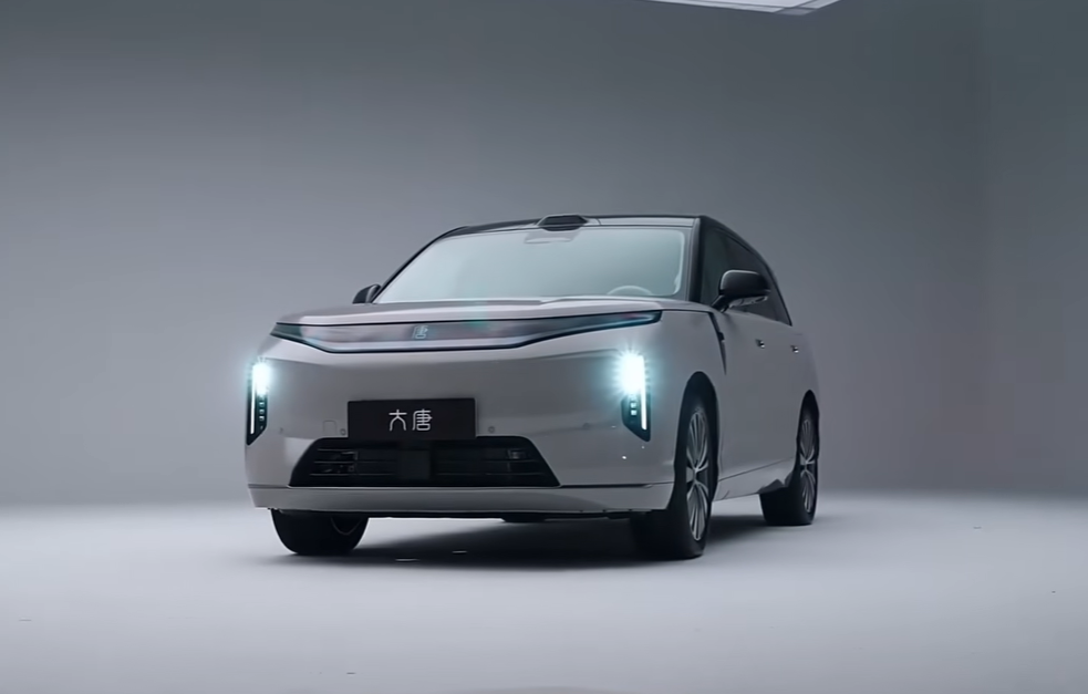 Mengenal Teknologi 'God’s Eye' dan DiSus-P pada BYD Great Tang 2026