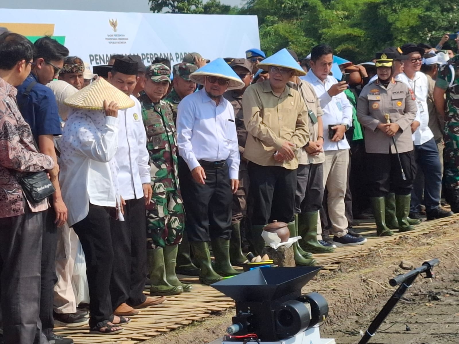Percepatan Pengentasan Kemiskinan Melalui Industriliasi Pertanian Berbasis Digital dan KMP Taskin di Cirebon