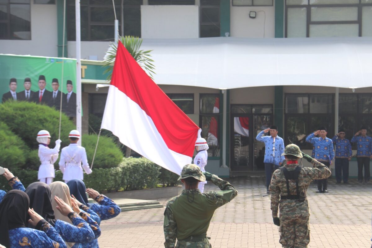 UIN Siber Cirebon Gelar Upacara Hari Guru Nasional 2025 Bertema “Merawat Semesta dengan Cinta”