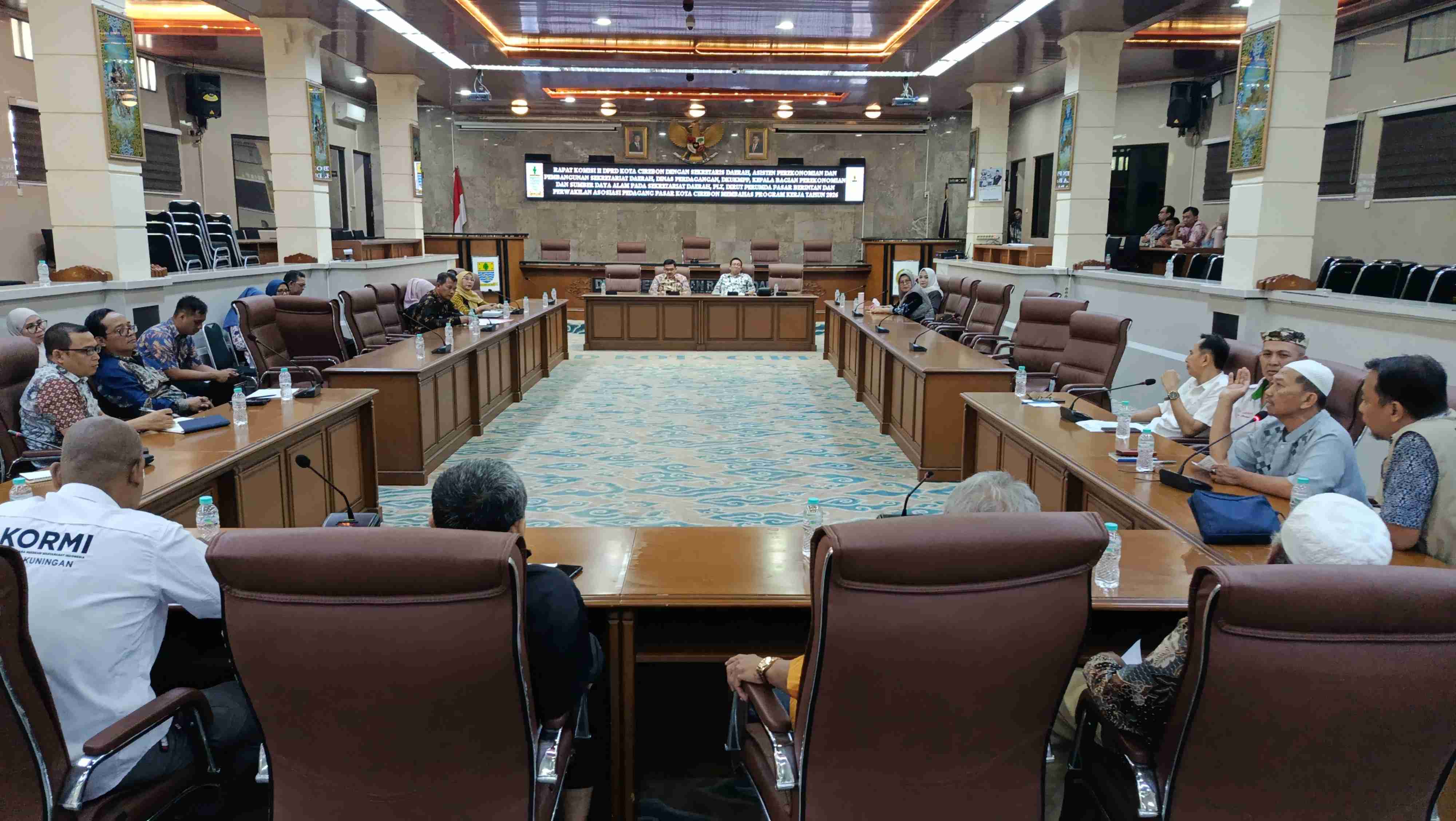 Ritel Modern Semakin Dekat dengan Pasar Tradisional, Pedagang Kembali Datangi DPRD