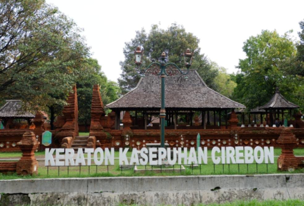 Peninggalan Kerajaan di Cirebon: Sejarah, Tiket, Alamat Keraton Kasepuhan Cirebon 