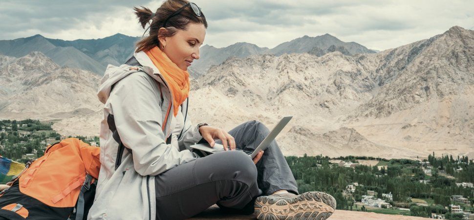 Jangan Sampai Salah! Fitur OS Penting untuk Keamanan & Produktivitas Kerja di Luar Negeri