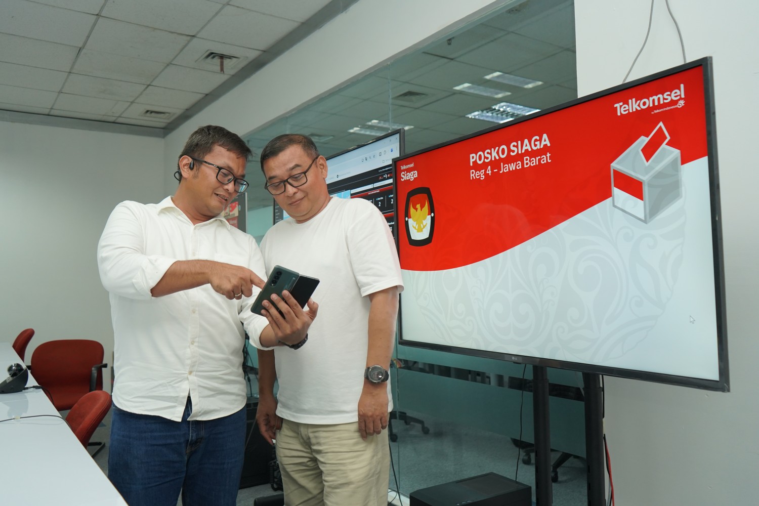 Dukung Kesuksesan Pilkada Serentak 2024, Telkomsel Regional Jawa Barat Pastikan Jaringan dan Layanan Broadband