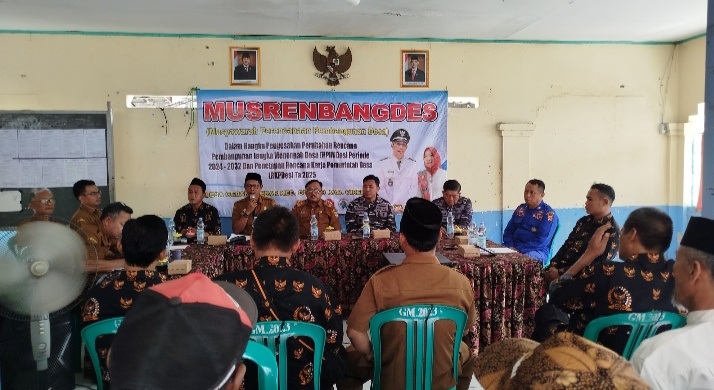 Pemdes Gebang Mekar Prioritaskan Penataan Lingkungan di Desa Gebang Mekar Kabupaten Cirebon