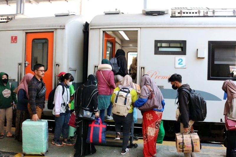 4 Juta Penumpang Pakai Kereta Api Selama 2025
