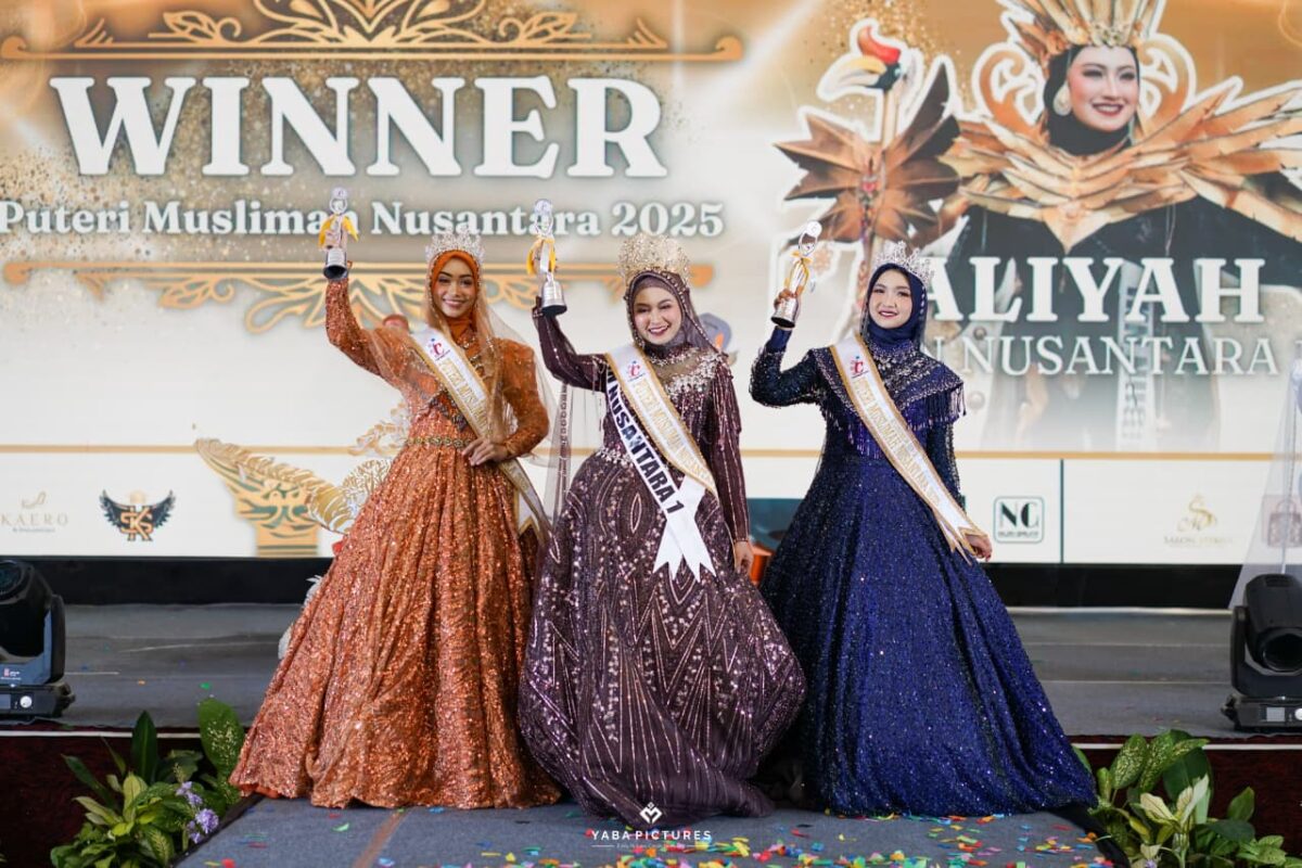 Mahasiswi Hukum Keluarga UIN Siber Cirebon, Fitri Ayu Khoirunnisa Raih Runner Up 2 Puteri Muslim 2025