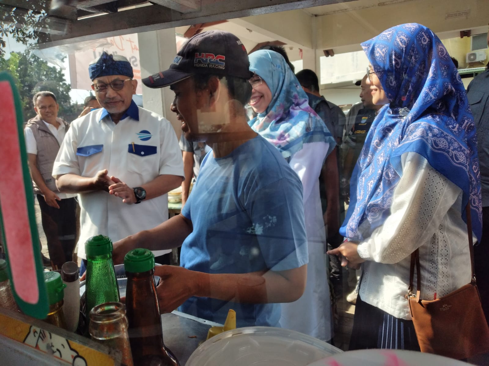 Ngabubur Bareng Sopir Angkot, Syaikhu dan Haru Sampaikan Solusi Masalah Transportasi Publik