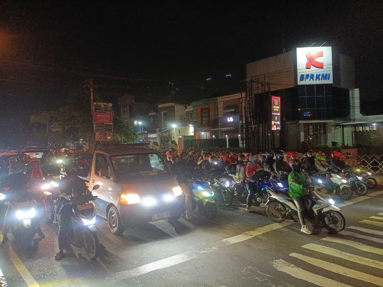 Kepadatan Arus Mudik H-3 Lebaran di Jalur Pantura Masih Tinggi hingga Malam Hari