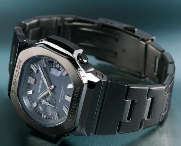 G-SHOCK GMC-2500 vs GSTEEL GM-B2100: Mana Jam Full Metal Analog Terbaik dari Casio?
